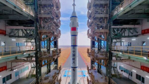 ВИДЕО: Кина се подготвува да лансира ново вселенско летало, во тек се последните проверки